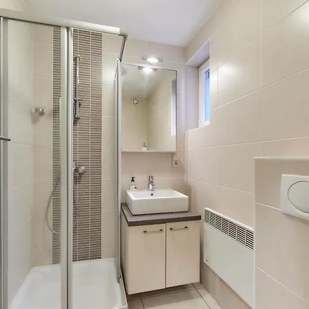 Apartment Avalon 02-01